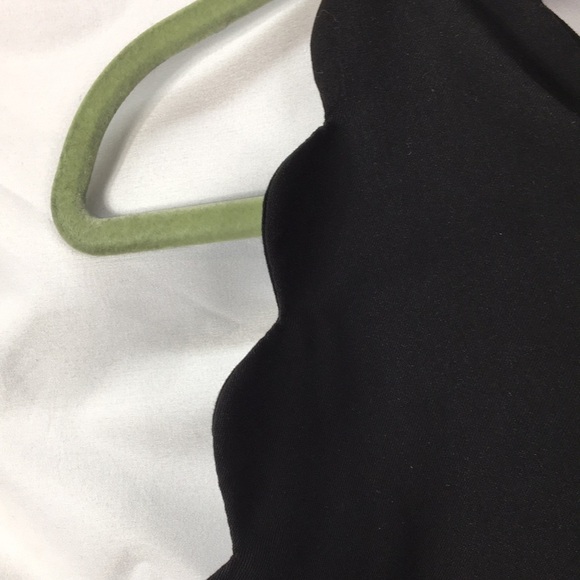 Vanilla Bay A-Line Scalloped Sleeveless Black Dress Size M EXCELLENT Condition - Picture 9 of 9